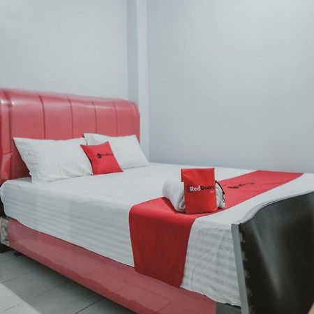 RedDoorz @ Jalan Pemuda Medan Hotel Bagian luar foto
