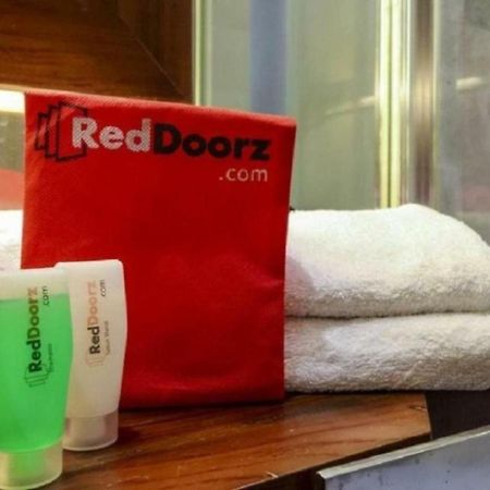 RedDoorz @ Jalan Pemuda Medan Hotel Bagian luar foto