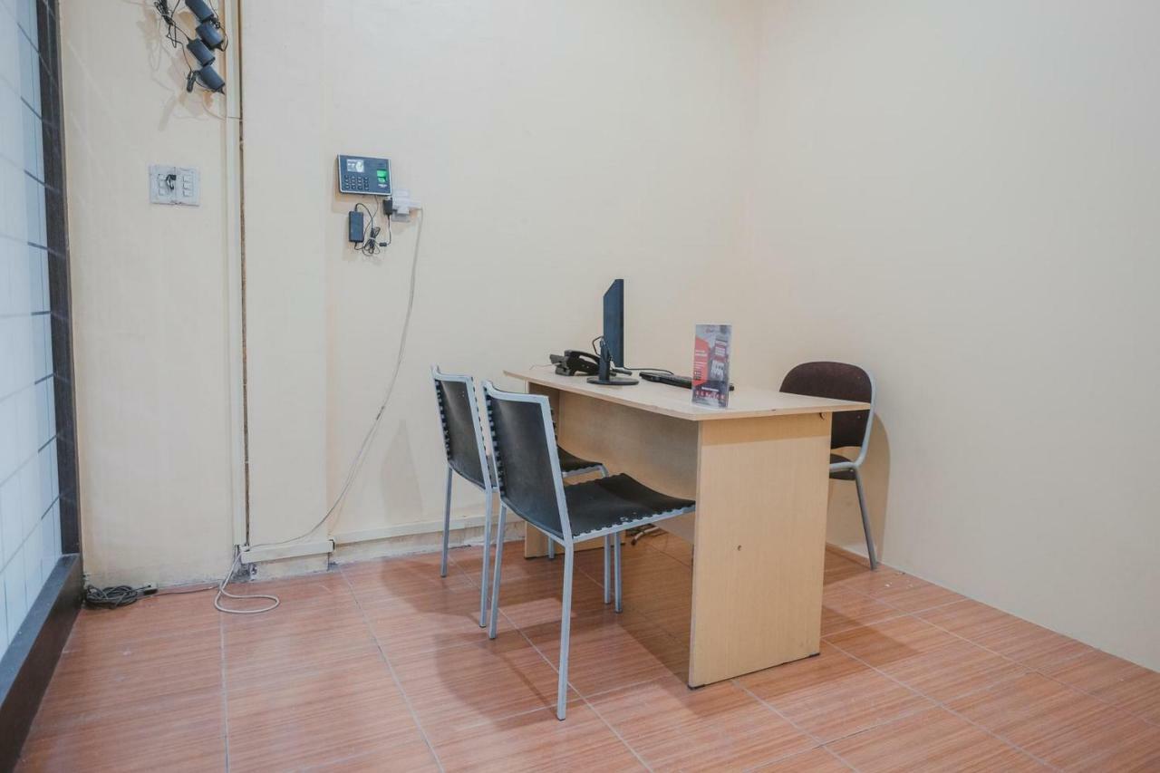 RedDoorz @ Jalan Pemuda Medan Hotel Bagian luar foto